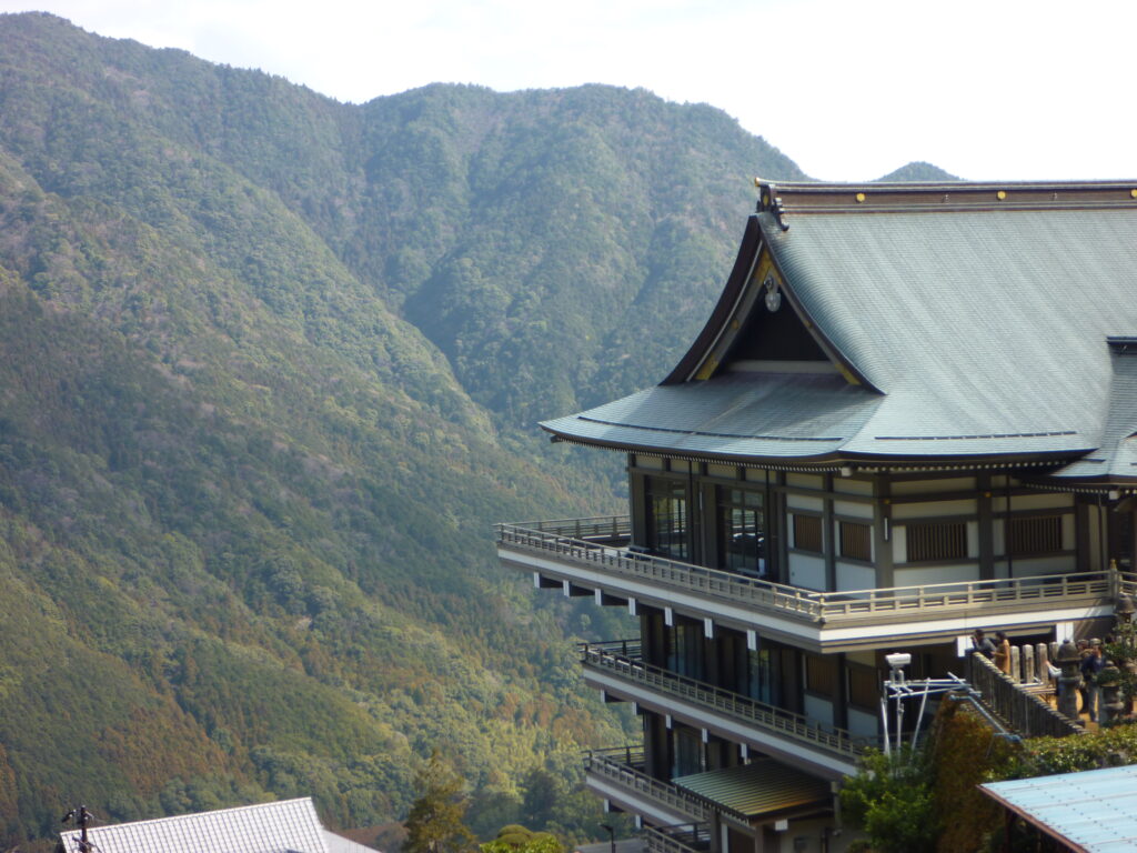 熊野三山「青岸渡寺」の景色