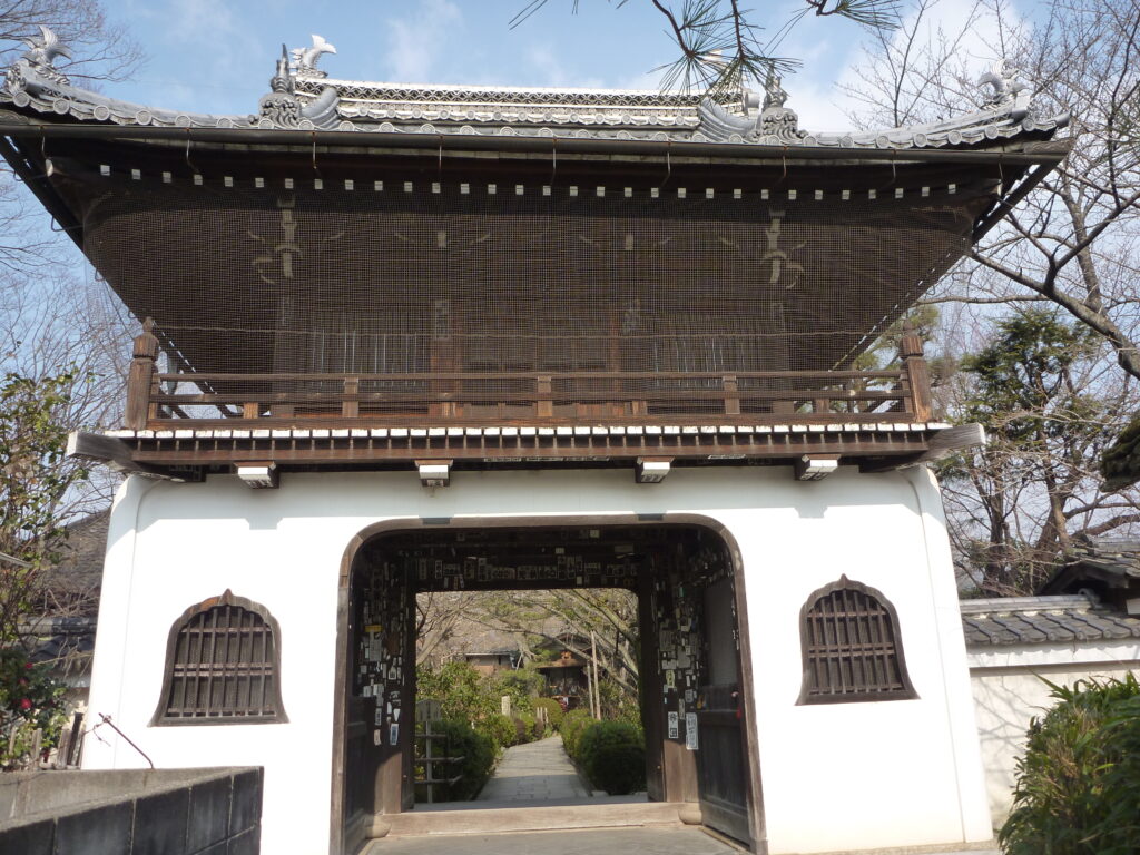西国三十三所番外札所「元慶寺」(京都)入り口